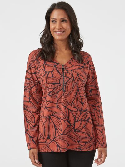 VIZ-A-VIZ  Linear Print Zip Front Top